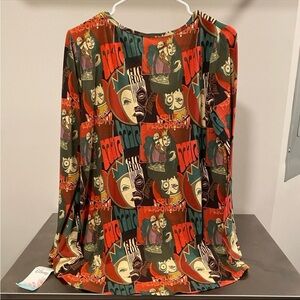 🔥5/$25 NWT LuLaRoe Disney Collab Lynnae Evil Queen Print Split Personality Top L